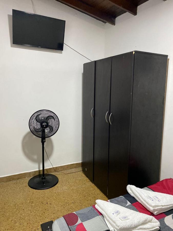 Apartamentos Excelente Ubicacion Медельин Экстерьер фото