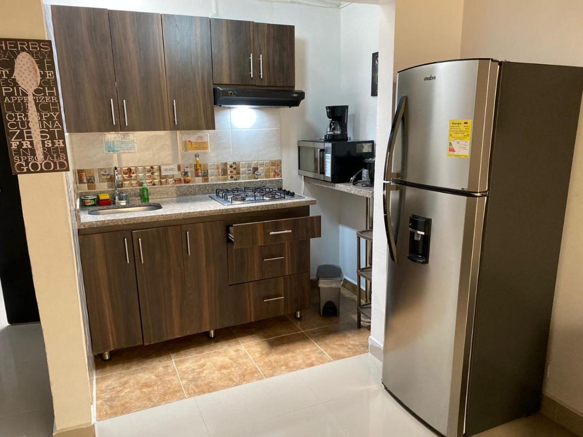 Apartamentos Excelente Ubicacion Медельин Экстерьер фото